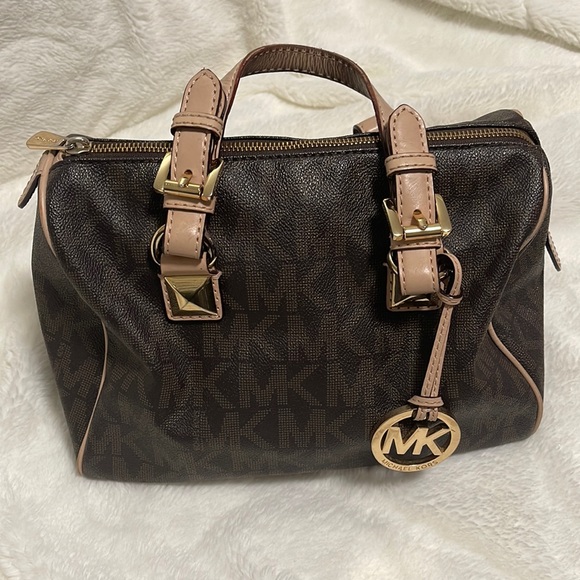 Michael Kors Handbags - Michael kors purse